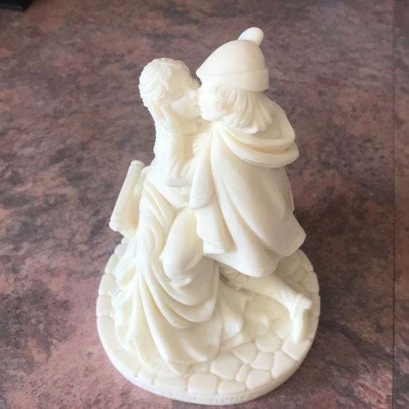 COPY - Romeo and Juliette Decor - Picture 1 of 3